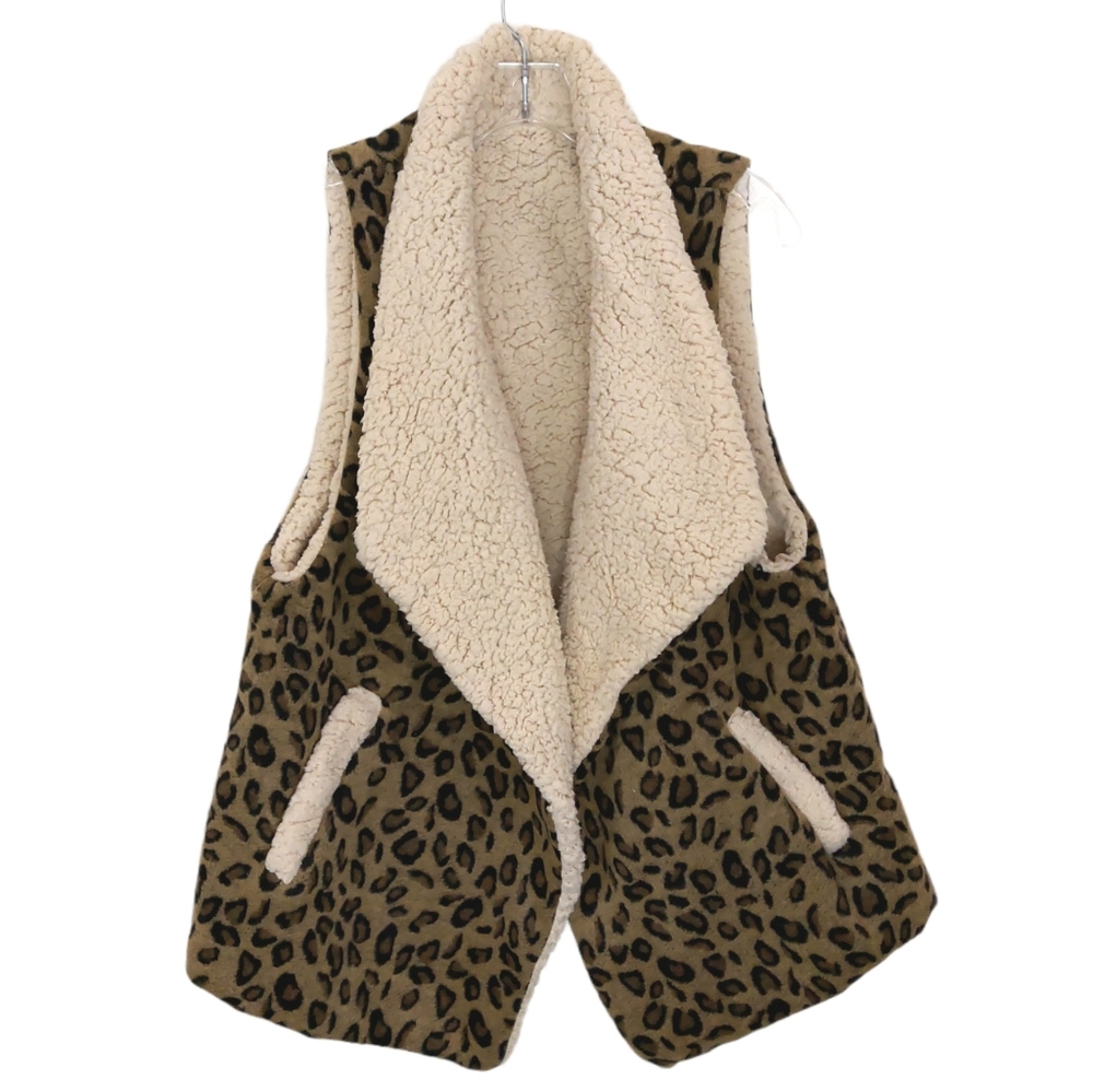 A Odiva Leopard Print Sherpa Lined Vest Cardigan